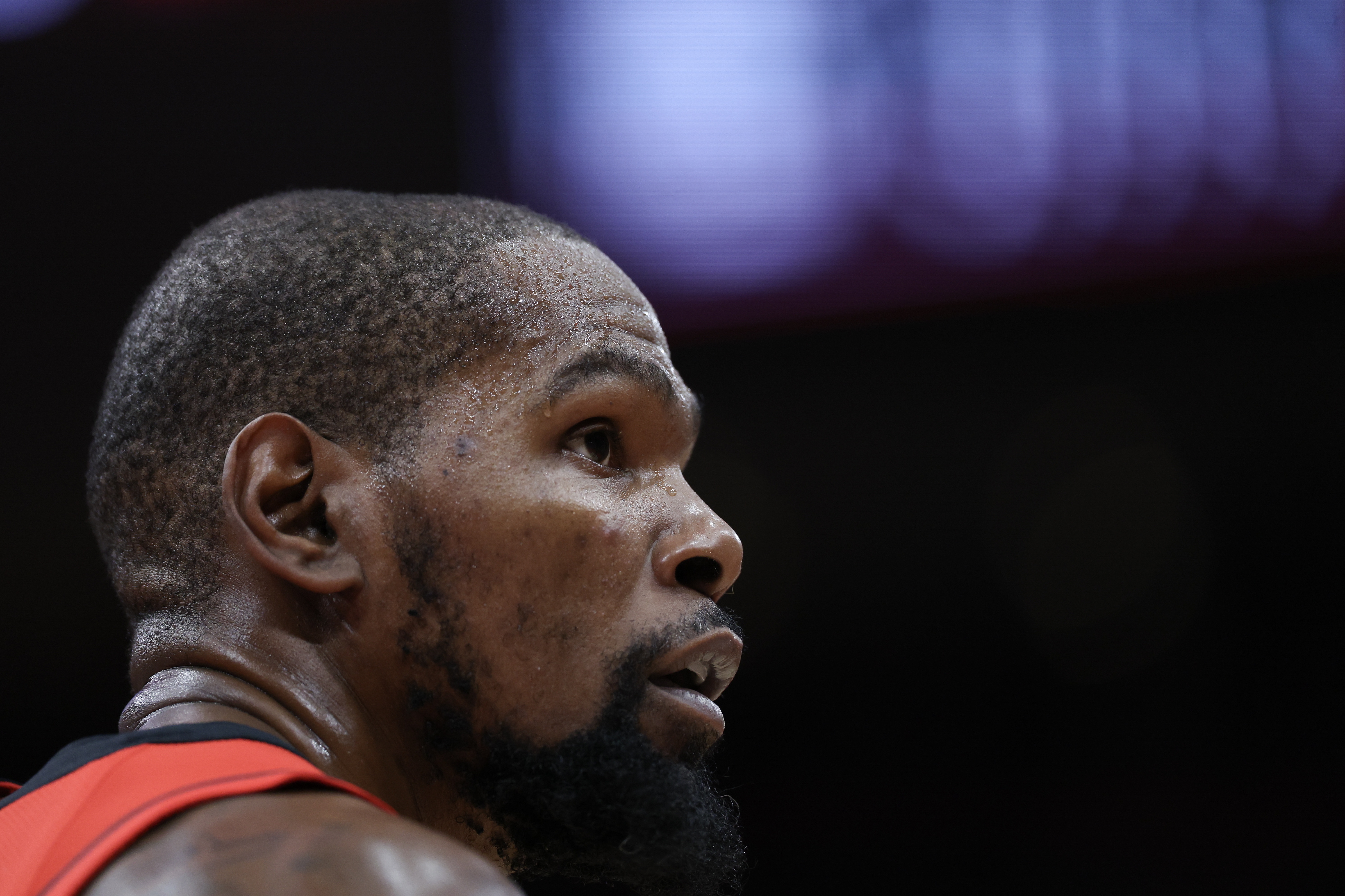 KD背靠背打85分钟！解说：老同志虽然还有油 但也不是这么用的啊